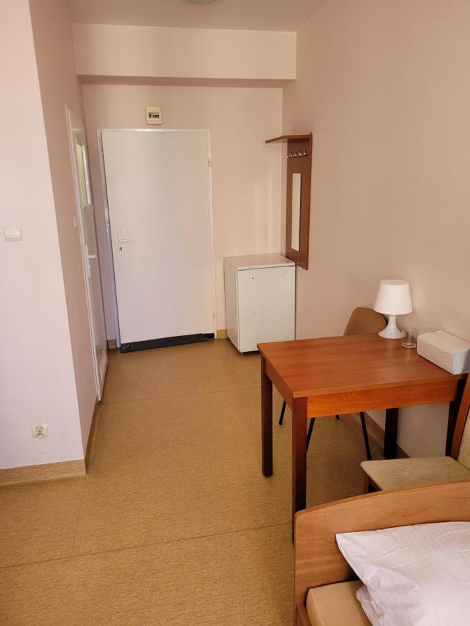 Dom Opieki Nestor Hotel วอร์ซอ ภายนอก รูปภาพ